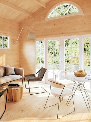 30-neliöiseen pihamökkiin mahtuu jo mukavuuksiakin. Jack-mökki kuuluu Polhusin mallistoon.