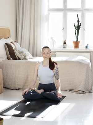 "Jooga on elämäni perusta. Se auttaa vetämään rajoja ja ohjautumaan sisältäpäin."