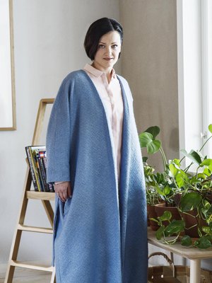 Saara Kankaanrinta on yrittäjä, ja lisäksi Suomen kiertotalouden ohjausryhmän jäsen sekä hallituksen jäsen muovia korvaavassa Sulapacissa.