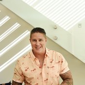 Tomilla ja Minkalla on Sydneyssä iso liuta hyviä ystäviä niiltä vuosilta, jolloin he asuivat kaupungissa. Nyt vanhat tutut ovat päässeet taas istumaan yhdessä illallispöydän äärelle.