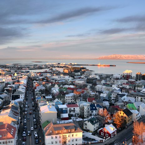 120 000 asukkaan Reykjavikiin tutustuu kävellen parissa tunnissa.