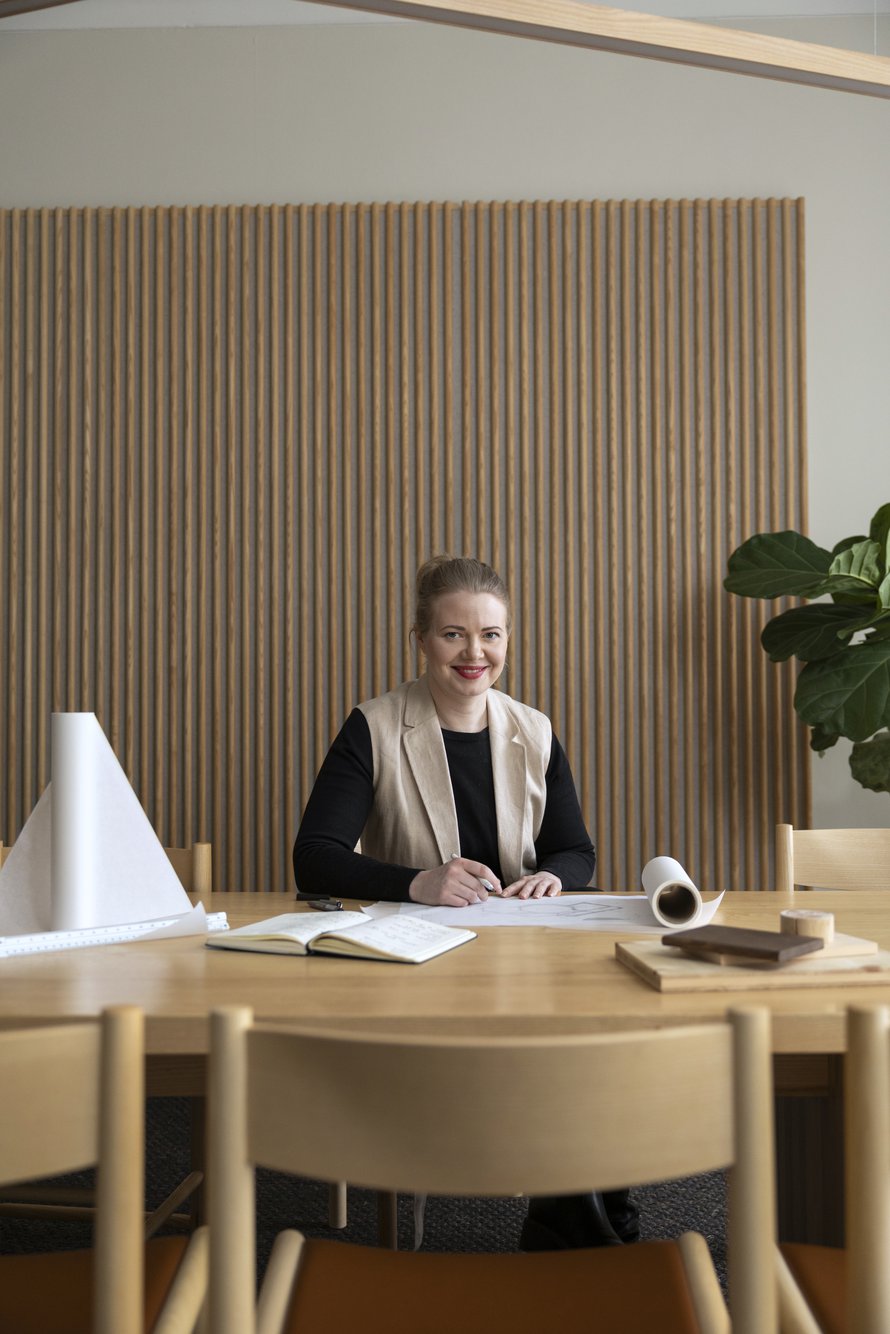 "Olen todennut olevani aika tasaisen onnellinen ihminen", sanoo arkkitehti Emma Johansson.