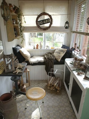 Halusin kokeilla, milt&auml; porstua n&auml;ytt&auml;isi ilman siihen kiinte&auml;ksi rakennettua klapilaatikkoa.