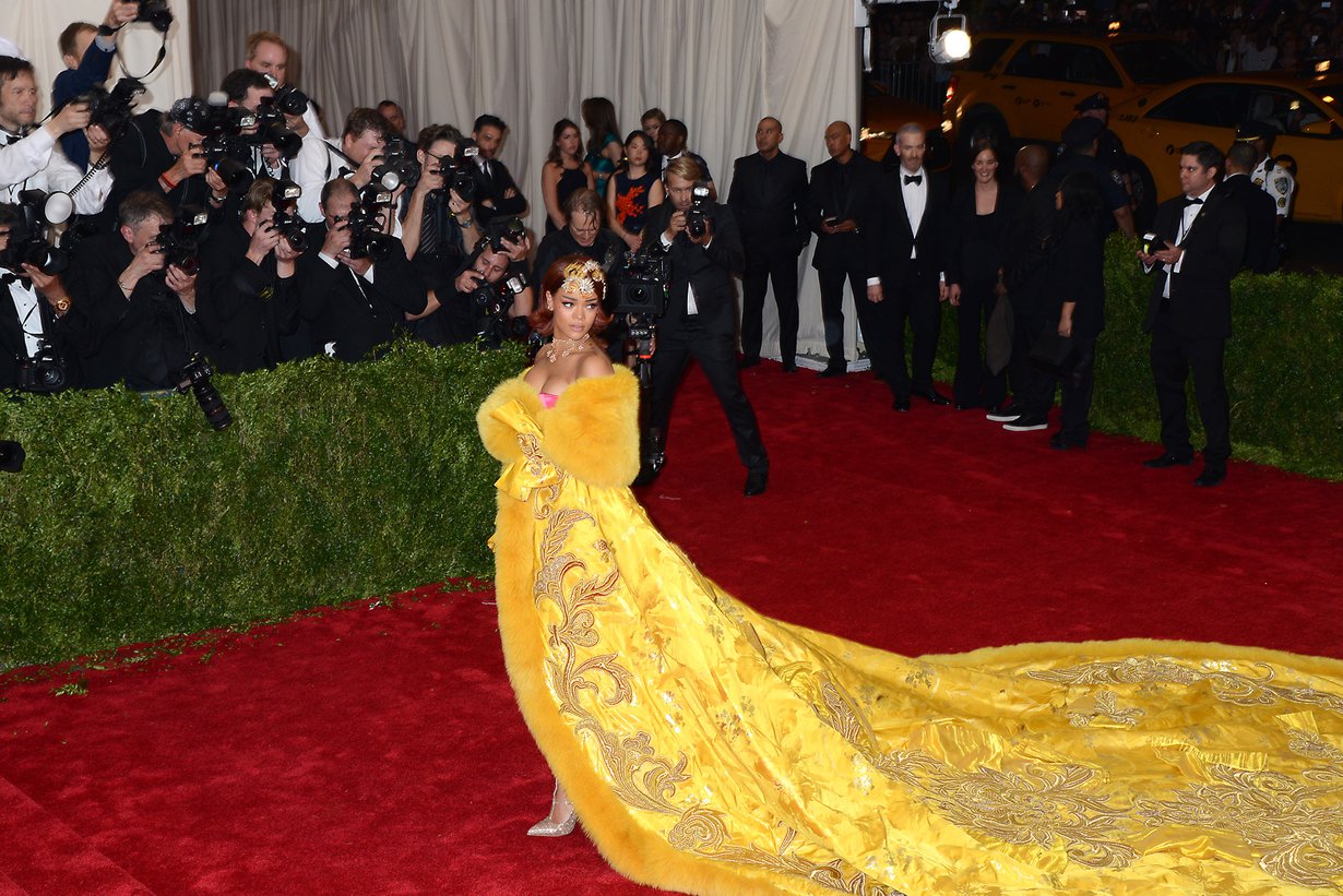 Rihanna Guo Pein upeassa asussa vuoden 2015 MET-gaalassa.