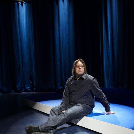 Juha Jokela tietää, että teatterissa on oikeasti taikaa.