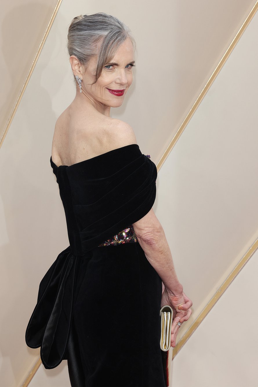 ”Sarja on ollut yhdistävä kokemus, jollaista tapahtuu harvoin, jos koskaan”, Elizabeth McGovern kuvailee Downton Abbey -näyttelijöiden yhteishenkeä.