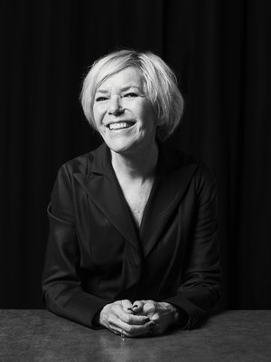 "Tajusin, että vain oman ikäiseni tuijottelevat ikälappuja", ikärasismia aiemmin pelännyt Ritva sanoo.