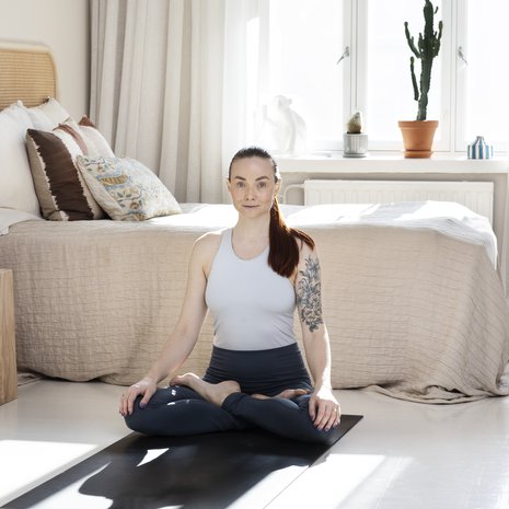 "Jooga on elämäni perusta. Se auttaa vetämään rajoja ja ohjautumaan sisältäpäin."