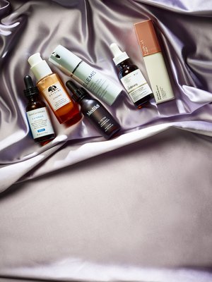 C-vitamiinia sisältävät seerumit herättävät kasvot eloon talvipakkasilla. 