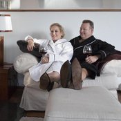 Jaarat pukeutuvat oman yrityksensä vaatteisiin myös vapaa-ajallaan.