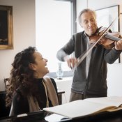 Gothóneilla musisoidaan myös vapaa-ajalla.