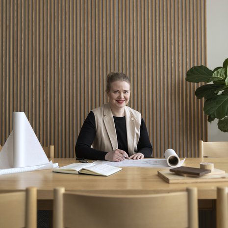 "Olen todennut olevani aika tasaisen onnellinen ihminen", sanoo arkkitehti Emma Johansson.