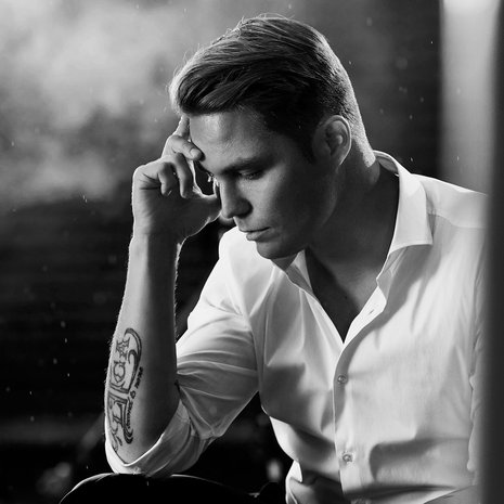 Cheek on ensimmäinen mies Gloria-lehden kannessa. Kuva: <span class="photographer">Jonas Lundqvist.</span>
