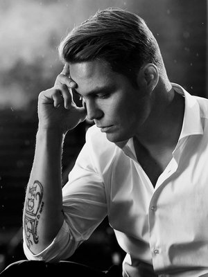 Cheek on ensimmäinen mies Gloria-lehden kannessa. Kuva: <span class="photographer">Jonas Lundqvist.</span>