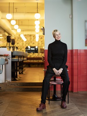 Aino Brandt ja suunnittelutoimisto Koko3 ovat luoneet esimerkiksi helsinkiläisen ravintola Yes yes yesin ilmeen.