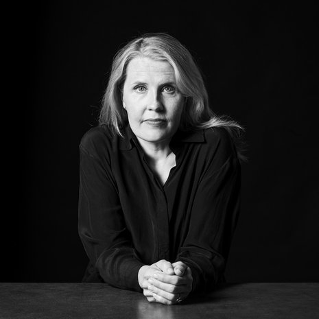 Alli Haapasalo sanoo, että oli oikea päätös luoda uraa Suomessa. Hän on saanut tehdä omaehtoisia elokuvia.