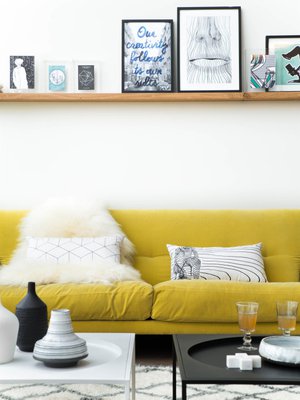 Mustan, valkoisen ja keltaisen yhdistelm&auml; on ly&ouml;m&auml;t&ouml;n. Siit&auml; ovat t&auml;m&auml;n kuvan lis&auml;ksi todisteena kymmenet suomalaiset skandinaaviseen tyyliin luottavat bloggaajat koteineen. Kuva: <span class="photographer"><a href="http://www.hkliving.nl/" target="_blank">HK Living</a></span>