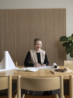 "Olen todennut olevani aika tasaisen onnellinen ihminen", sanoo arkkitehti Emma Johansson.