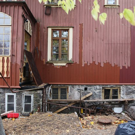 suutarin talossa; ulkolaudoitus; pellavamaali suutarin talossa; ulkolaudoitus; pellavamaali