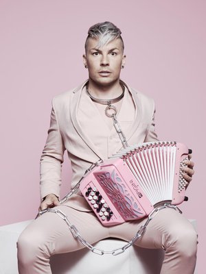 ”Pään kasassa pitämiseksi on tärkeää päästä siivoamaan, laittamaan ruokaa ja lenkkeilemään koiran kanssa.”