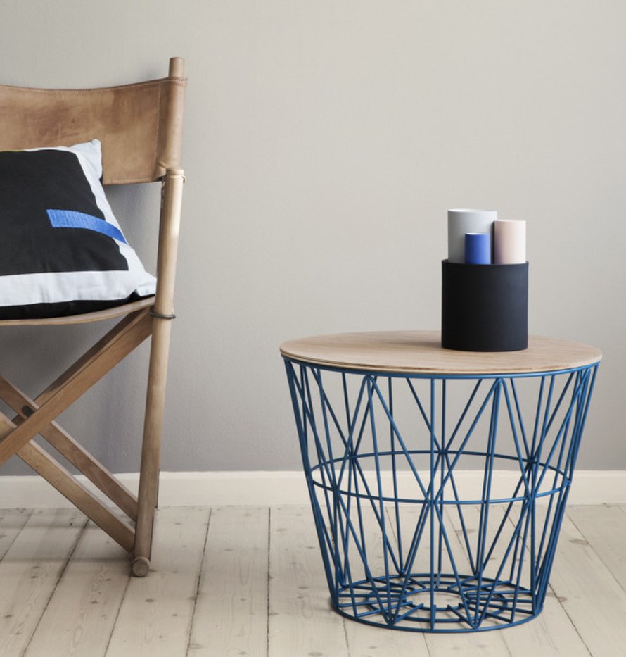 Ferm Living n&auml;ytt&auml;&auml;, miten yliannostuksilta v&auml;ltyt&auml;&auml;n. K&auml;yt&auml; hillitysti muiden v&auml;rien sek&auml; mustavalkoisen kyljess&auml;, tai sirossa huonekalussa. Uutuuskoria saa kolmessa eri koossa, alkaen 58 e. Kuva: <a href="http://www.fermliving.com/" target="_blank">Ferm Living</a>
