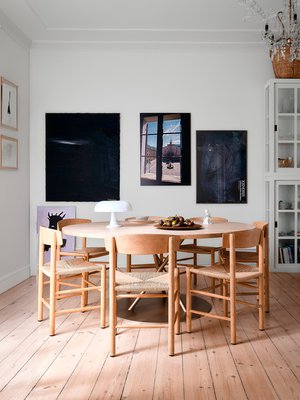 Pyöreän pöydän ympärille on helppo lisätä tuoleja. Kuva Artemide / Christoffer Regild