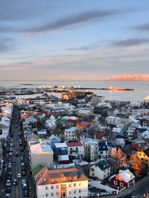 120 000 asukkaan Reykjavikiin tutustuu kävellen parissa tunnissa.