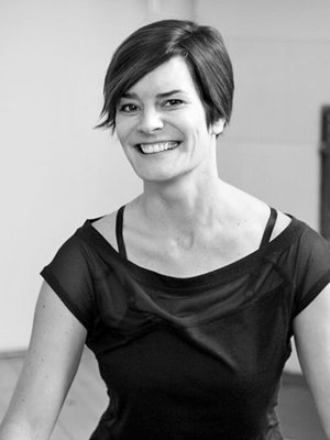 Toimittaja Hanna Jensen yrittää sisustaa, mutta ei tahdo onnistua.