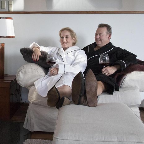 Jaarat pukeutuvat oman yrityksensä vaatteisiin myös vapaa-ajallaan.