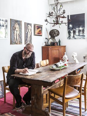 Sakari Kannosto on kuvanveistäjä ja opettaja sekä Arabian taideosaston tämän vuoden vieraileva taiteilija.