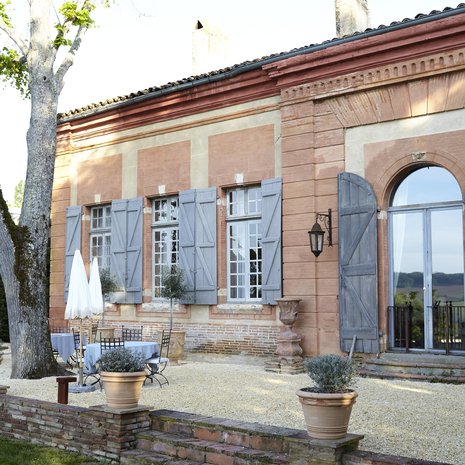 La Chartreuse koostuu kolmesta eri rakennuksesta kolmelta vuosisadalta. Vaaleanpunainen päärakennus on vuodelta 1834.