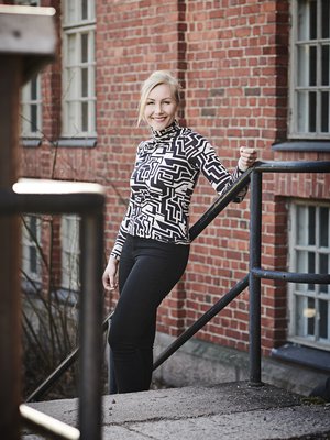 Emma ajattelee, että ammattiurheilijan kannattaa miettiä vaihtoehtoinen urasuunnitelma. Hän on valmistunut liiketalouden tradenomiksi ja teki juuri jatko-opinnot kansainvälisestä urheilujohtamisesta. "Tiedonjanoni ei tunnu koskaan loppuvan."